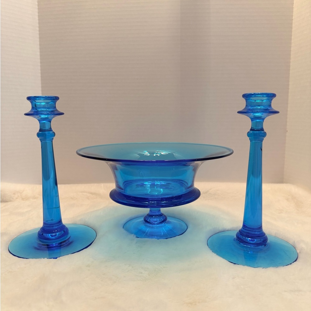 RARE Vintage Fistoria Electric Blue Glass Candlesticks - Picture 3 of 6